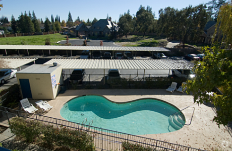 Building Photo - Hillcrest Court Apartments