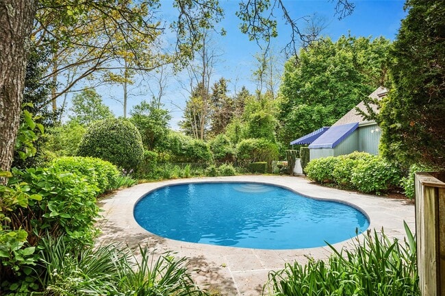 Photo - 72 Bishops Ln