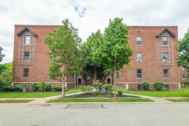 2805 Digby Ave