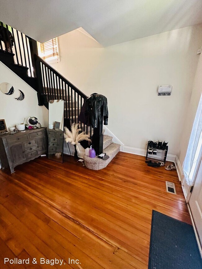 Photo - 3 br, 2.5 bath House - 3417 Delaware Ave.