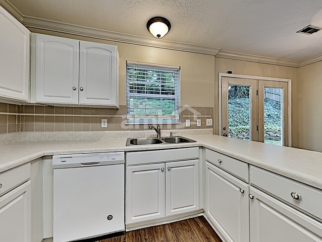 Photo - 1405 Randall Park Dr