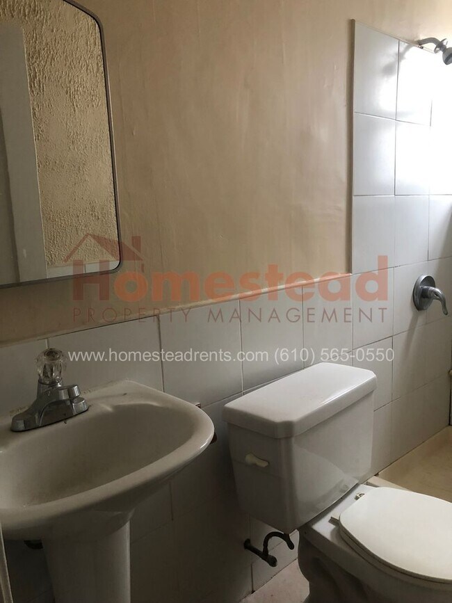 Photo - 528 MacDade Blvd Unidad 3