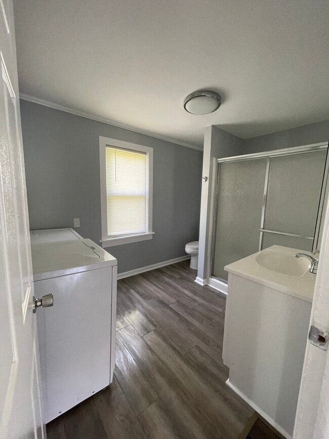 Photo - 99 Tillotson St