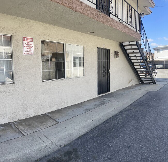 Photo - 921 Carob Way Unidad 7