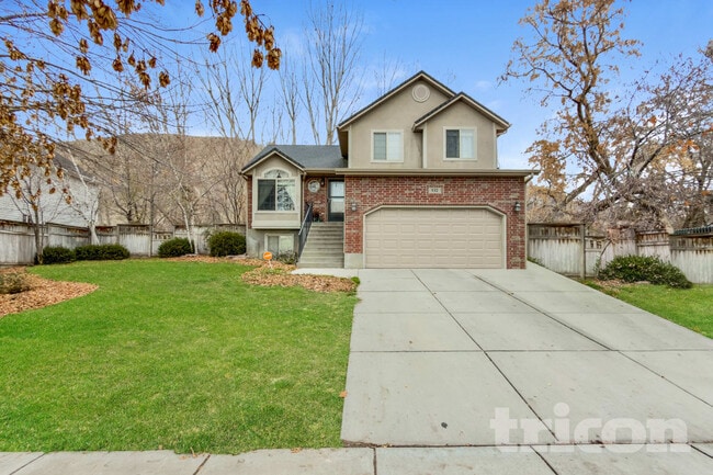 Building Photo - 532 N Quincy Ave