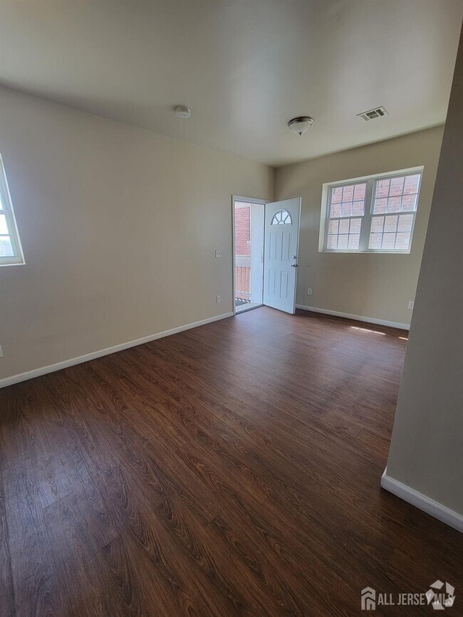 Building Photo - 816 Amboy Ave Rental