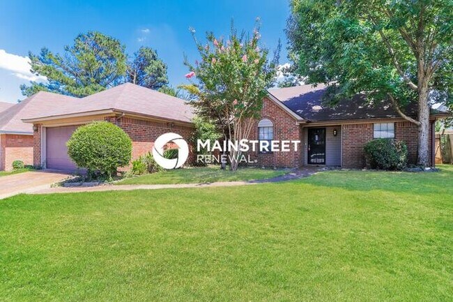 Photo - 3 Bedroom Pet-Friendly Home in Memphis, TN with Main Street Renewal