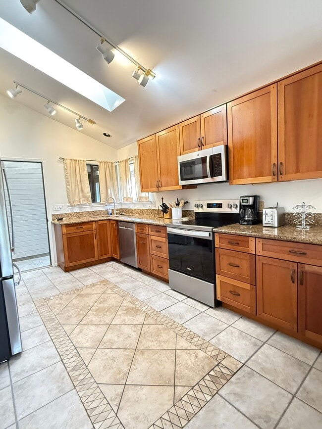 Building Photo - 68-3553-3553 Malina St Rental