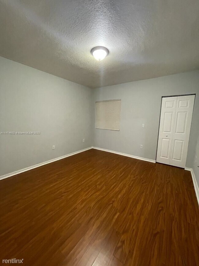 Photo - 2 br, 2 bath Condo - 2516 Centergate Dr