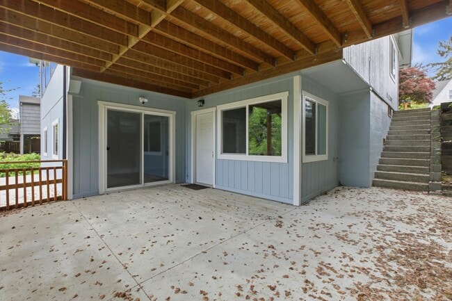 Building Photo - 1720 N Wycoff Ave
