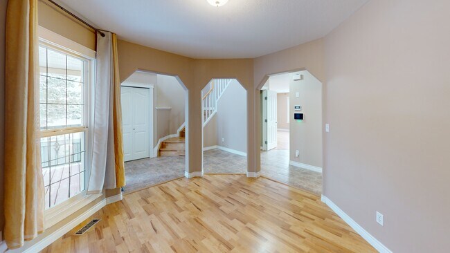 Photo - 9301 Lakeland Dr