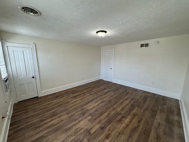 Photo - 2476 W 10th St Unit Upper