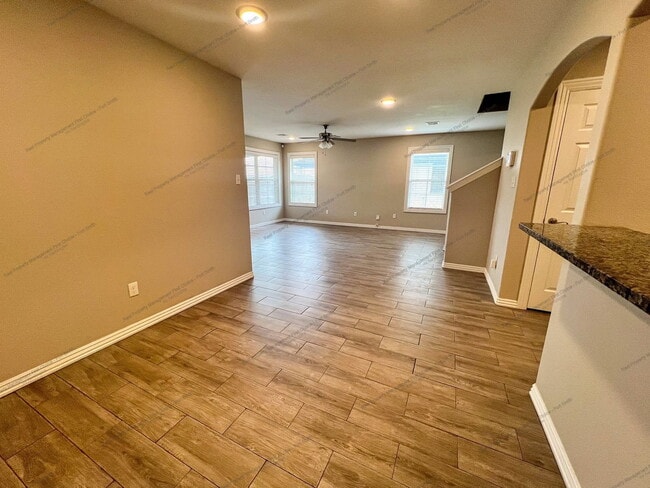 Photo - 6621 Leightyn Ln