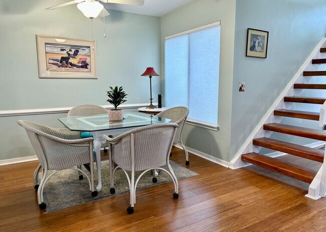 Photo - Available 12/16. Beautiful FURNISHED End-U... Casa