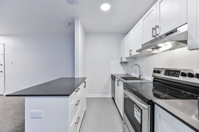 Photo - 149 St George St Unit 00106