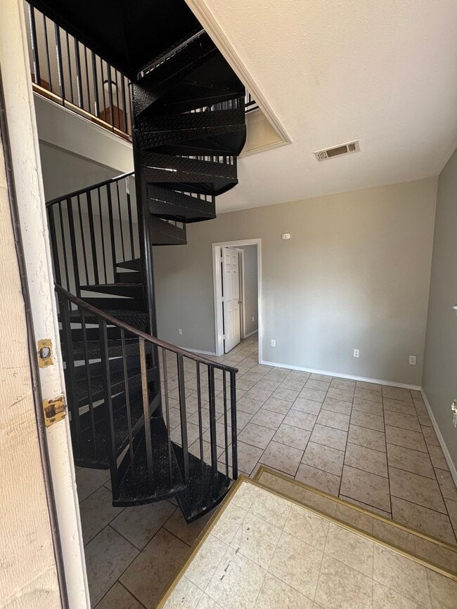 Building Photo - 3P- North 41st Street Unit 3P-907 North 41st Street Rental
