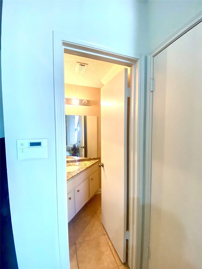 Photo - 7350 Kirby Dr Unit 2