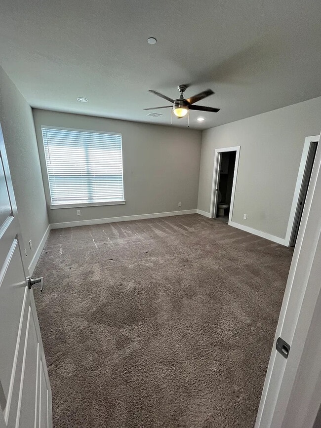 Photo - Room in Condo on Shea Rd