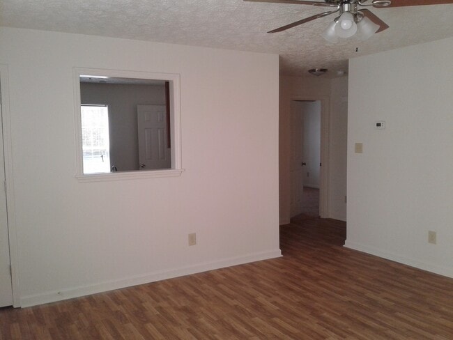 Photo - 2 Bedroom, 1 bath apartment - Downstairs Unit