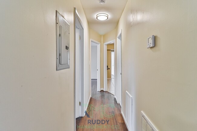 3130 Buena Vista Ter SE