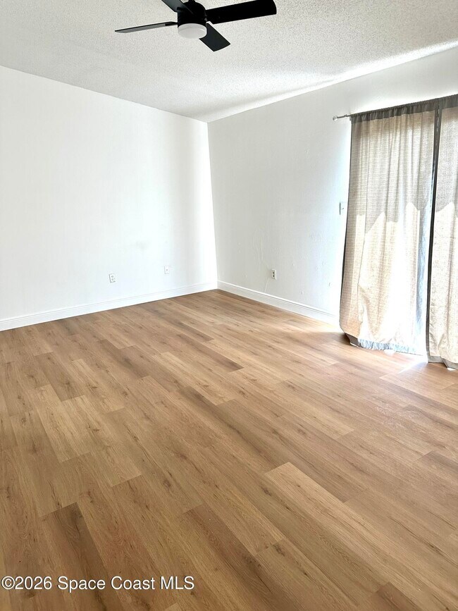 Photo - 1184 Sapphire St SE