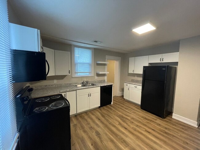 Photo - 625 W Lynn St Unit 625 A W Lynn