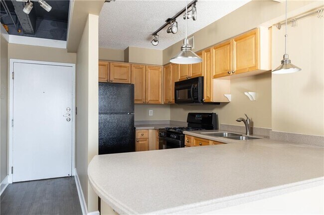 Photo - 2479 Peachtree Rd NE Unit 1010