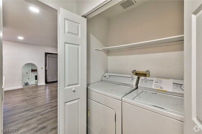 Building Photo - 4150 Sanderling Cir Unit 455 Rental