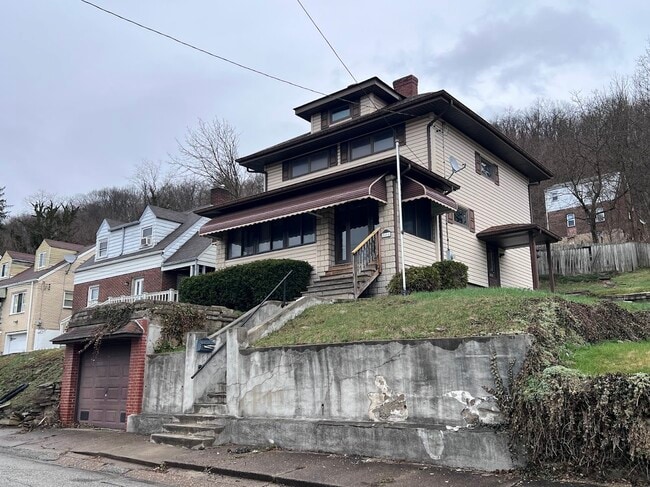 Photo - 304 Marie St