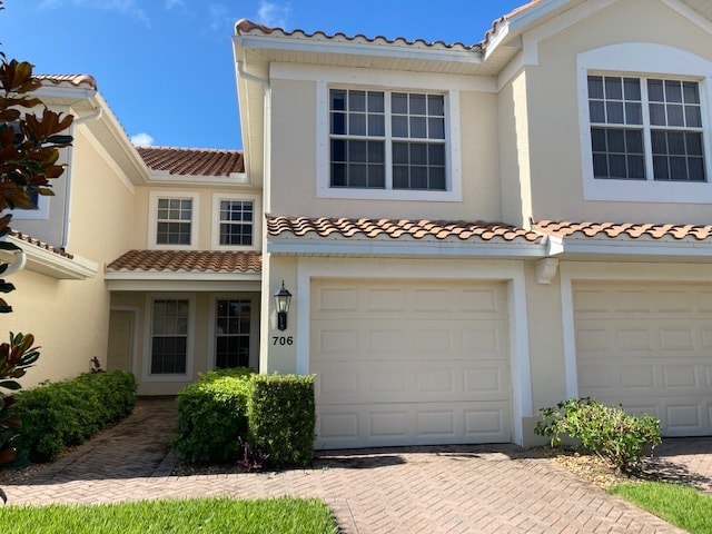 Photo - 1345 Henley St Unit 706