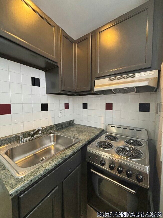 50 Franklin St Unit 504