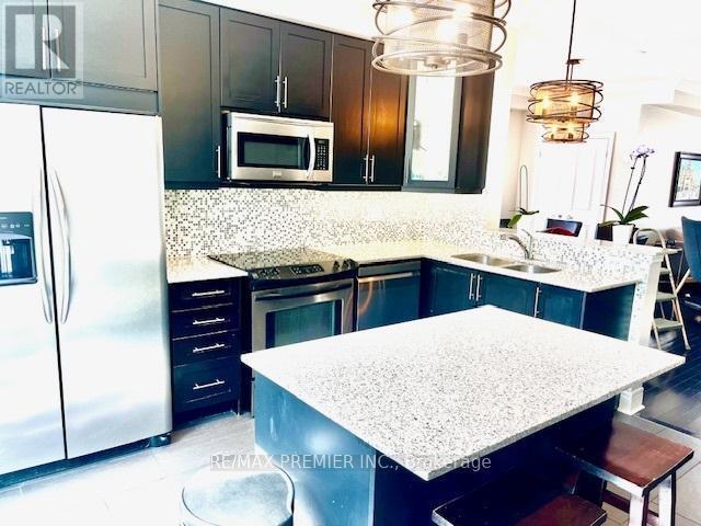 Photo - 835A Oxford St