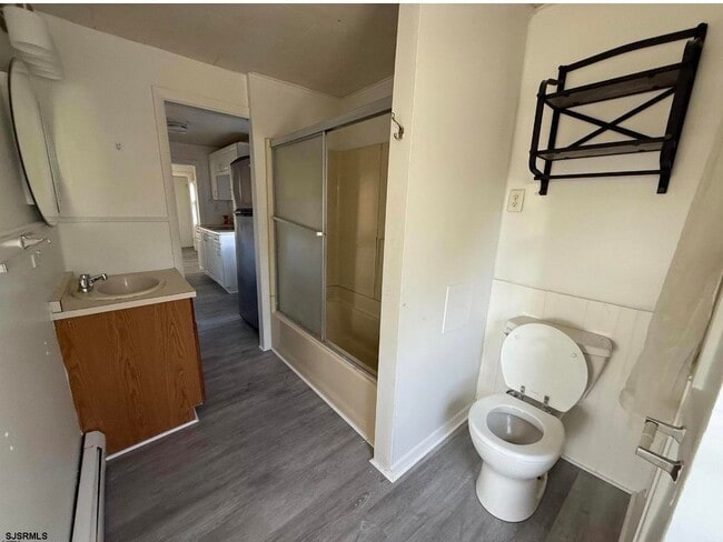 Photo - 210 Hanthorn St