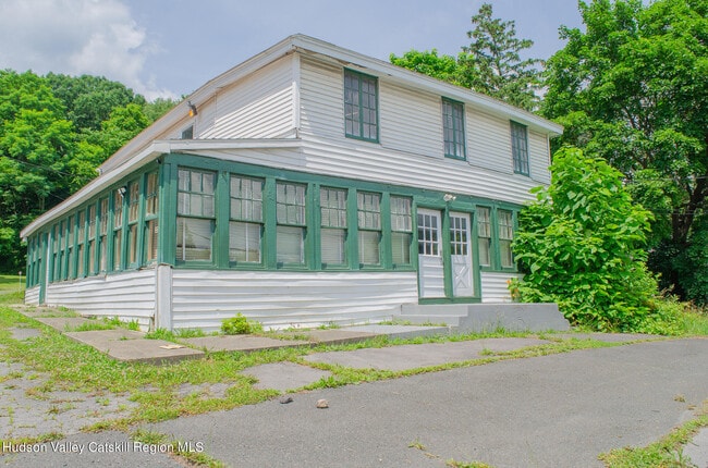 Building Photo - 1620 Columbia Turnpike