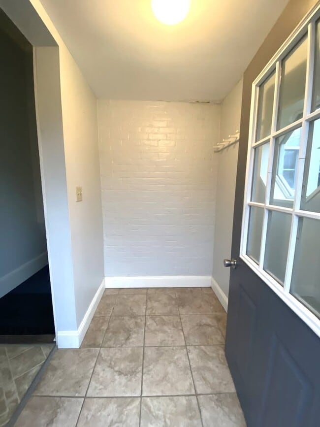 16 Maple St