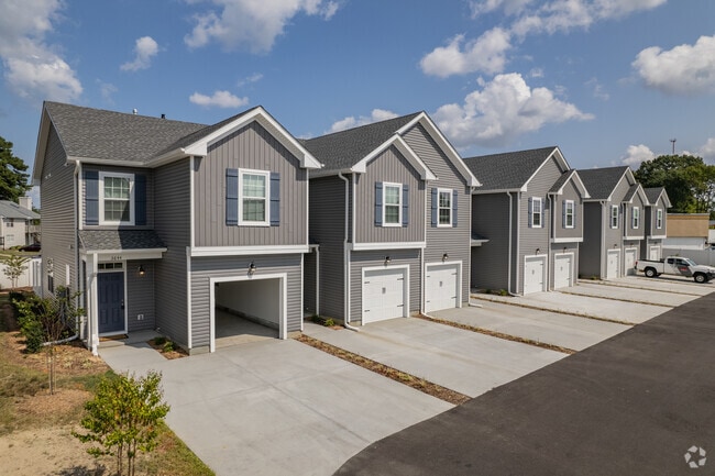 Photo - Churchland Commons at Town Pointe