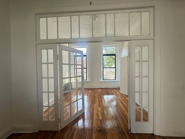 Photo - 33 Woodhull St House