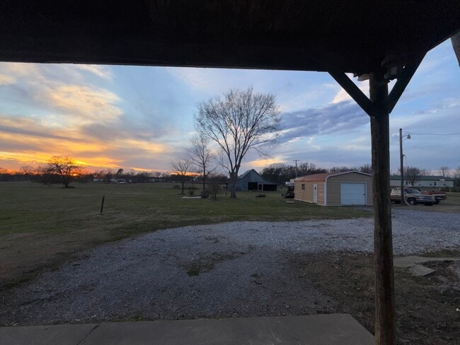 Patio trasero (unidad de almacenamiento no incluida) - 11991 S Edmondson Rd