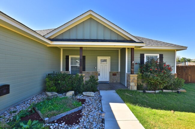 Photo - Tuscola rental!  3/2/2