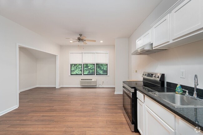 Building Photo - 1879 Gordon Manor NE Rental