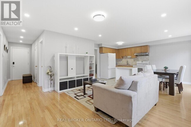 Photo - 2 Sir Jacobs Crescent