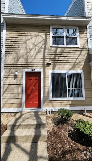 Building Photo - 102 N Point Dr Unit 102 Rental