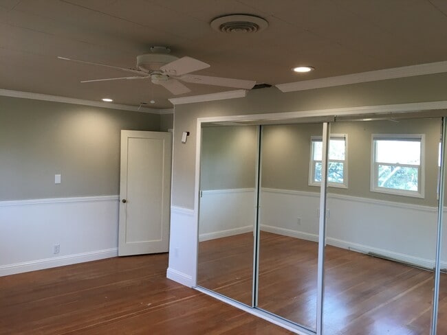 Master bed - 7677 Sycamore Dr