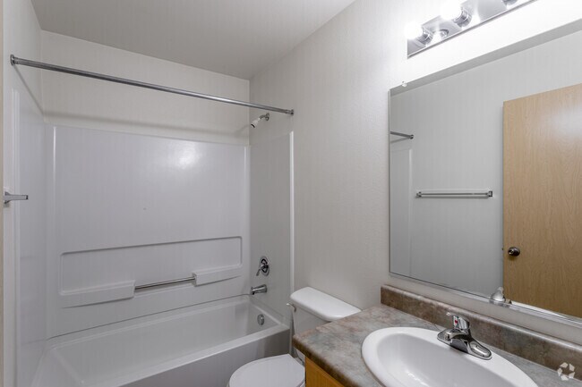 2BR, 2.5BA Townhouse - 1,100SF