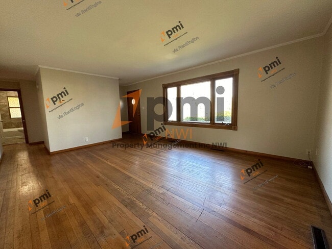 Photo - 202 E 250 S