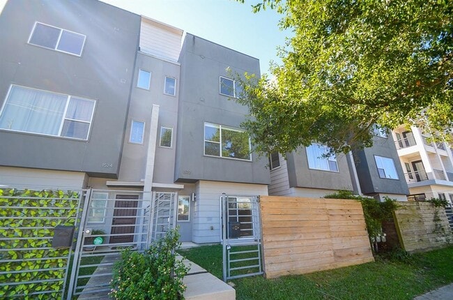 Building Photo - 1522 Blodgett St Rental