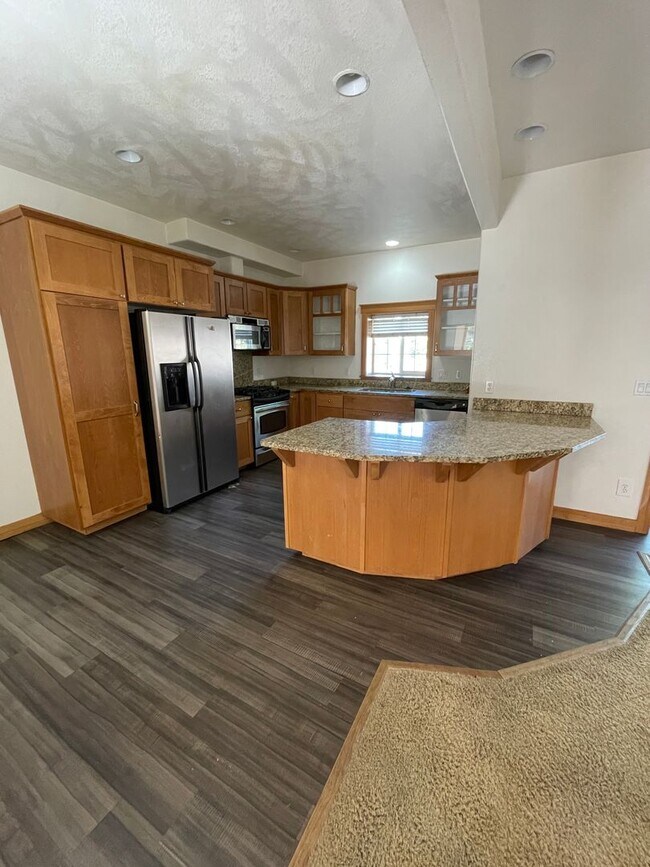 Photo - 4 Bd/3 Ba Townhouse on Pioneer Hill!