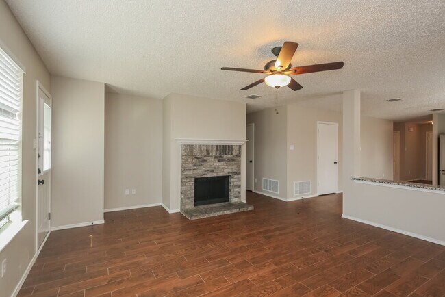 Photo - 2813 McIntosh Ct