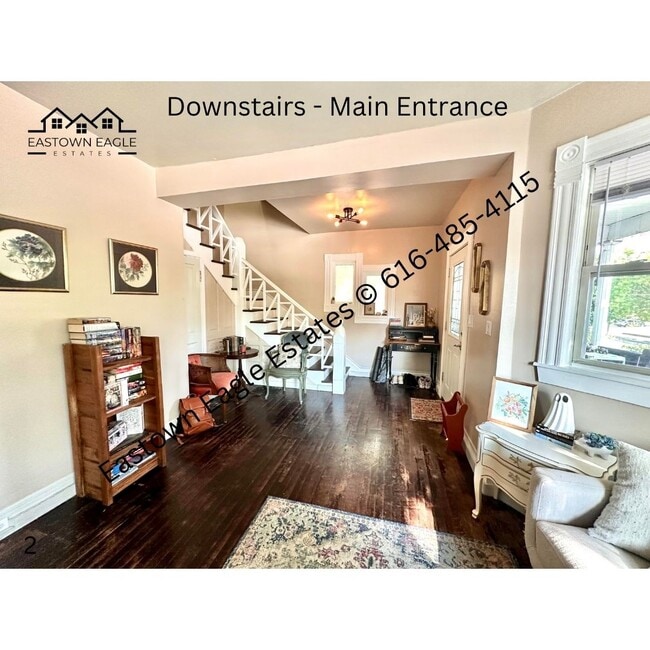 Photo - 841 Wealthy St SE
