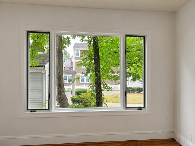 28 W Tremlett St Unit Spacious and sunny 4 beds/1 bath unit